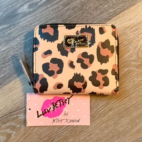 Betsey Johnson Handbags - Betsey Johnson LUV Betsey Leopard LBZip Wallet